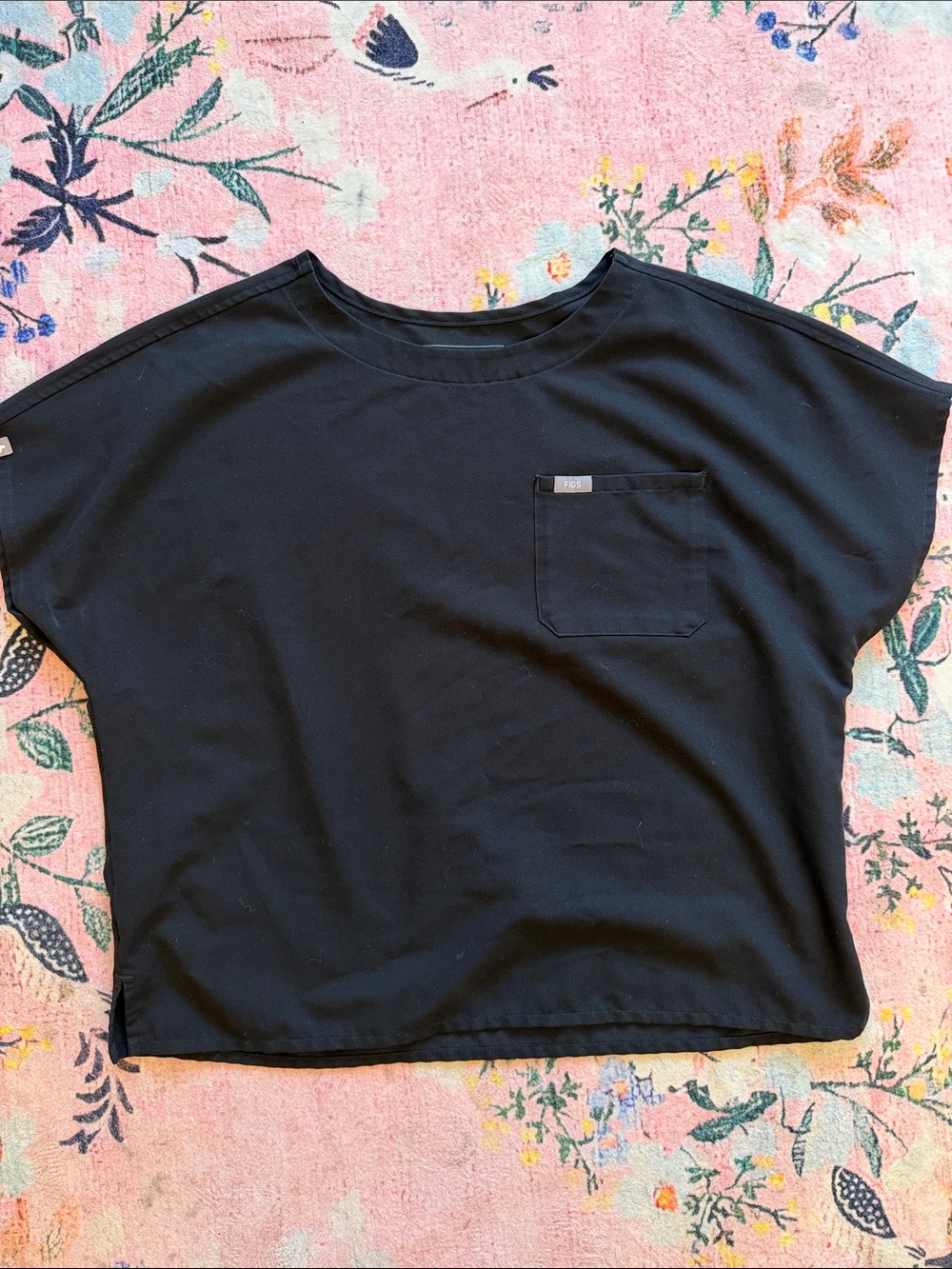 Figs boxy scrub top